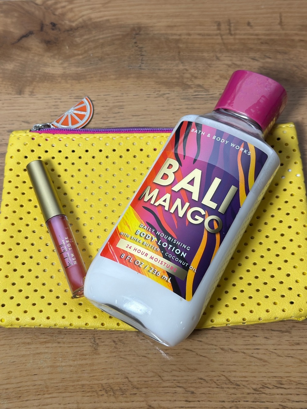 Bath & Body Works Bali Mango Gift Set w/ Nicole Miller Lip Gloss & Cosmetic Bag
